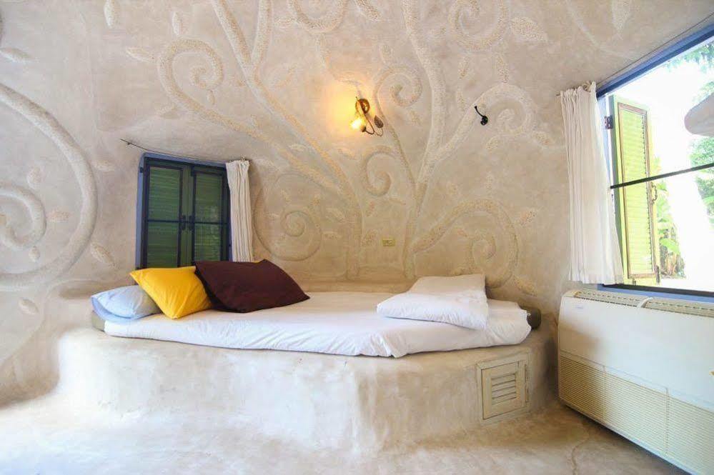 Hotel Naidee Sculptured Huts HHQ Exterior foto