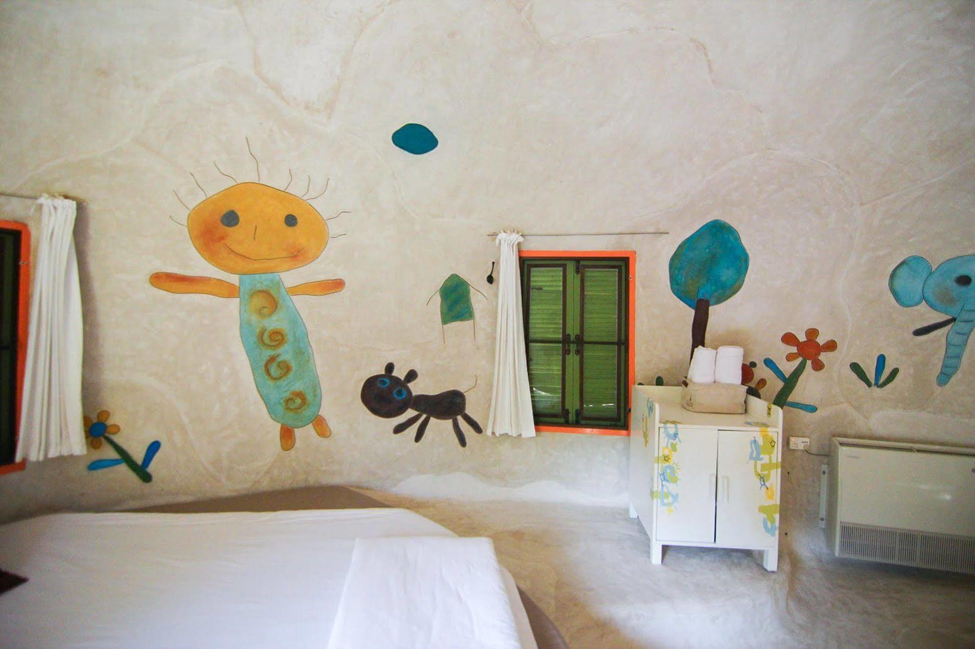 Hotel Naidee Sculptured Huts HHQ Exterior foto